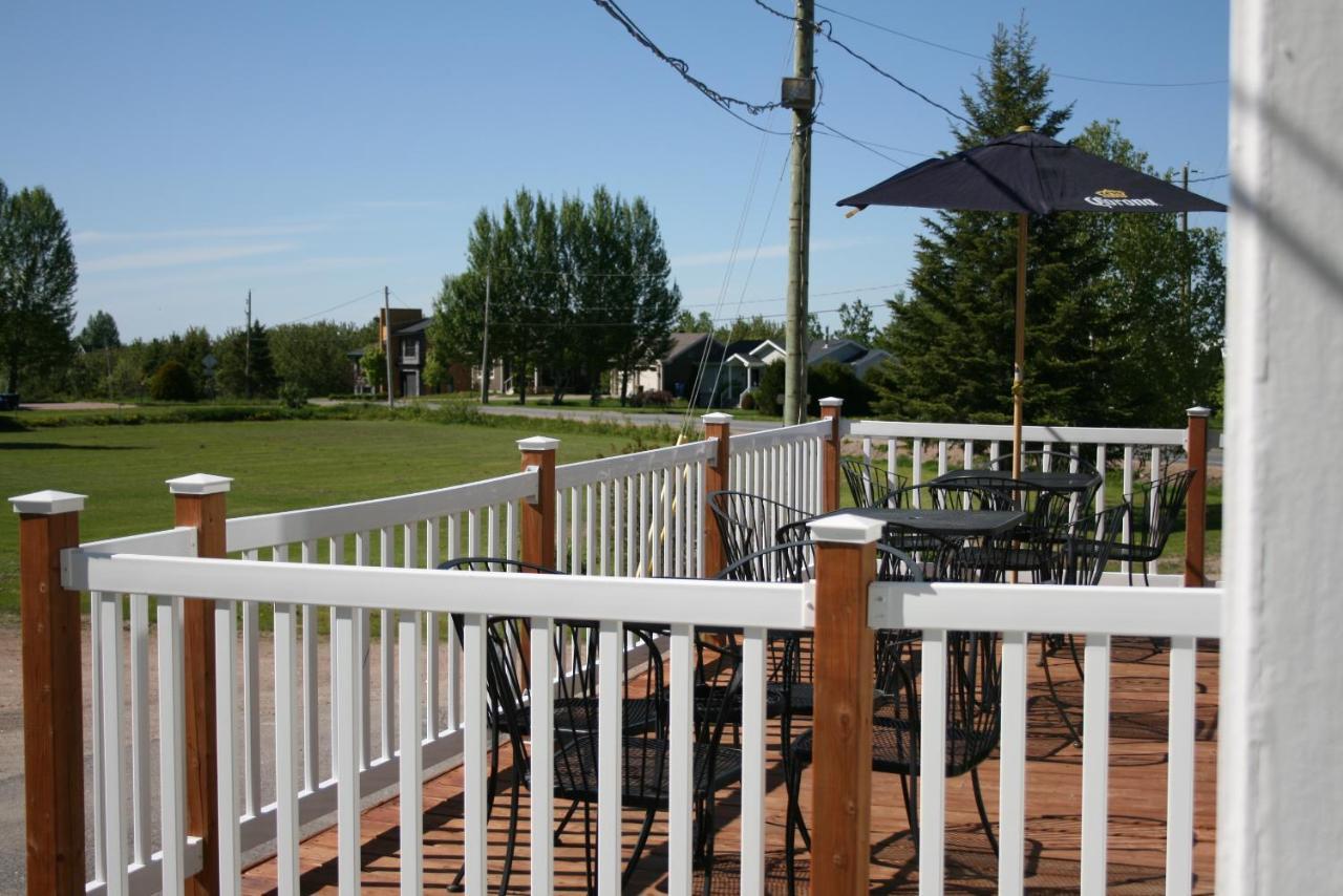 Auberge Presbytere Mont Lac-Vert Hébertville Exterior photo