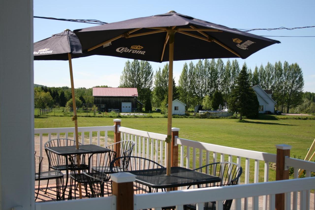 Auberge Presbytere Mont Lac-Vert Hébertville Exterior photo