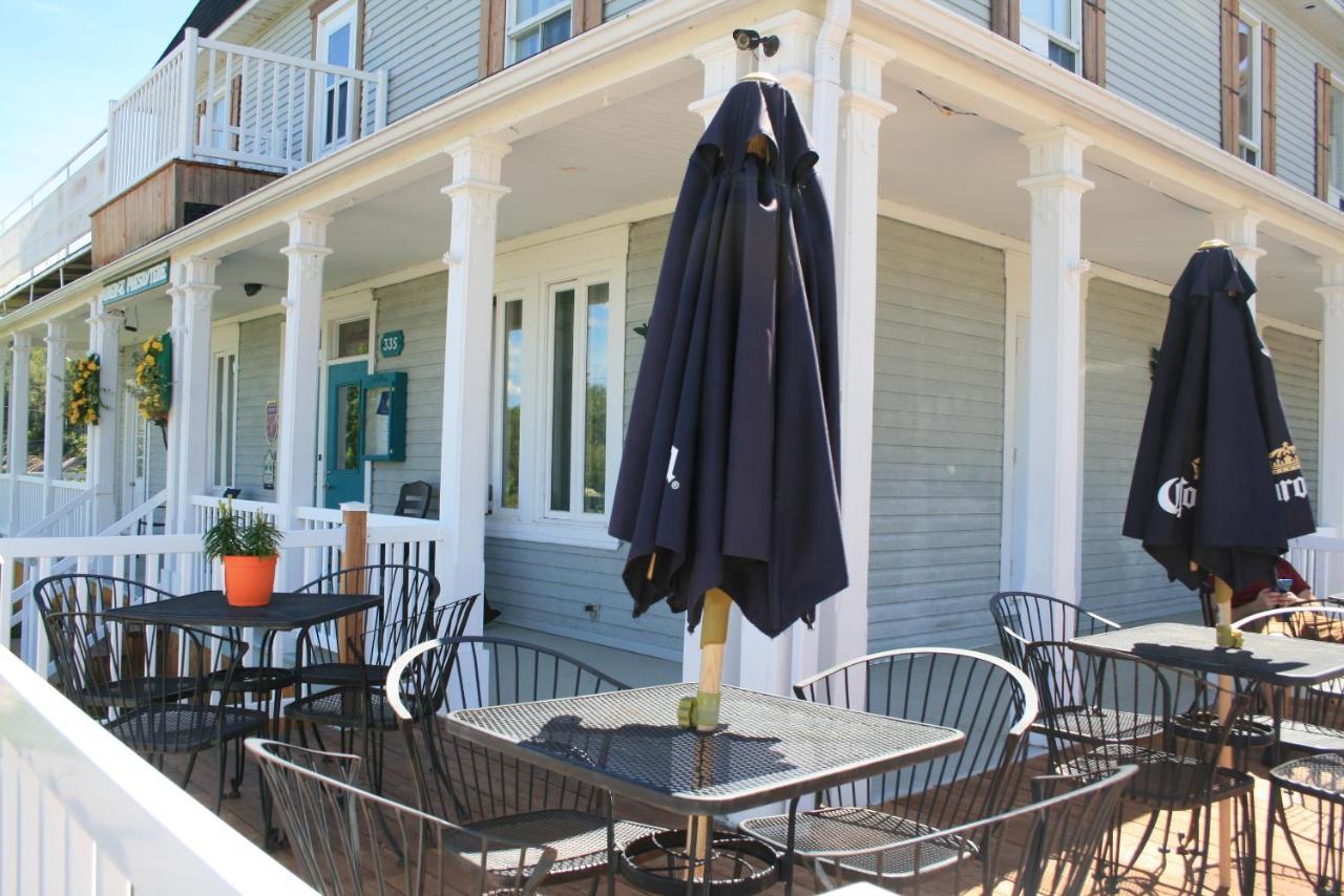 Auberge Presbytere Mont Lac-Vert Hébertville Exterior photo